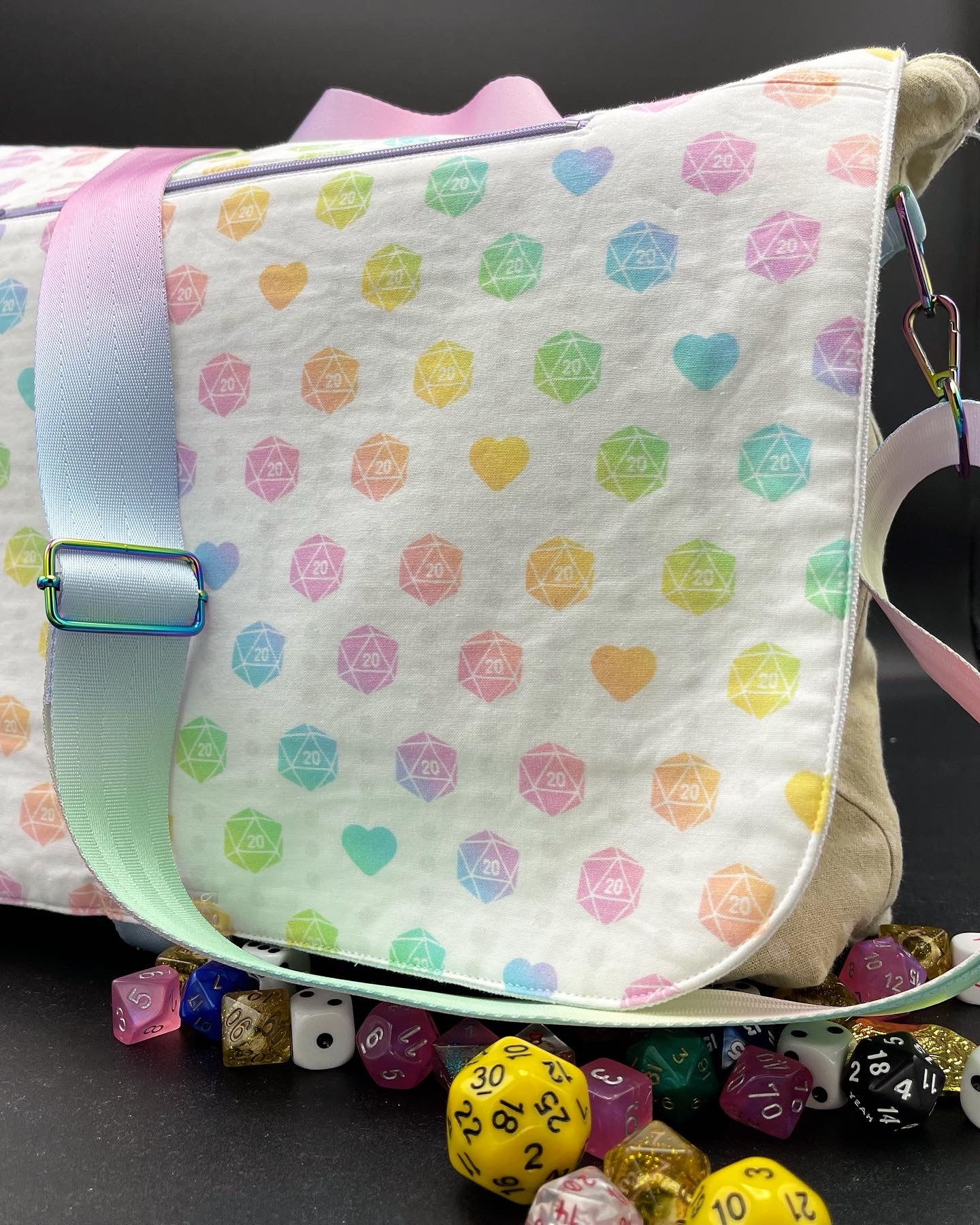 Messenger - Light Rainbow Dice