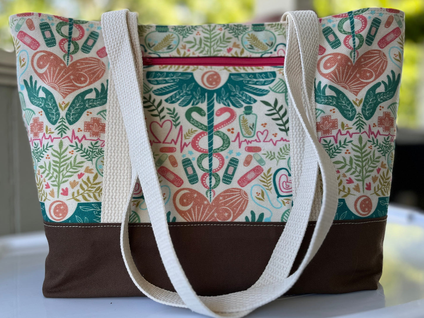 Tote - Healing Hands